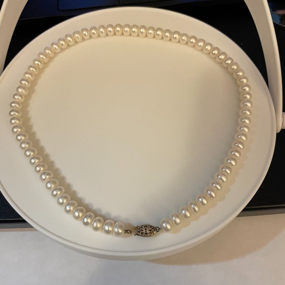 Ivory Freshwater Pearls Necklace - Picture 6 of 6
